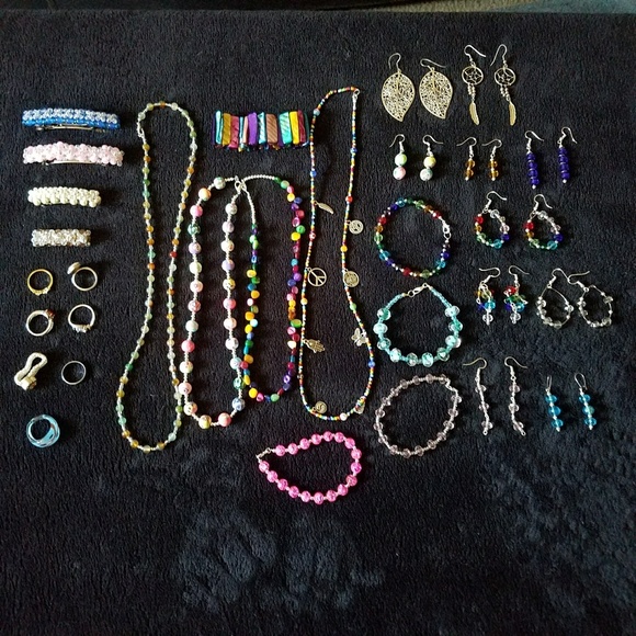 Jewelry Lot - Picture 1 of 4